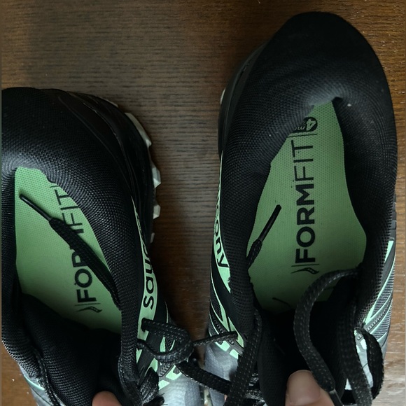 Saucony winter running shoes, women’s 8.5, black - Picture 8 of 8